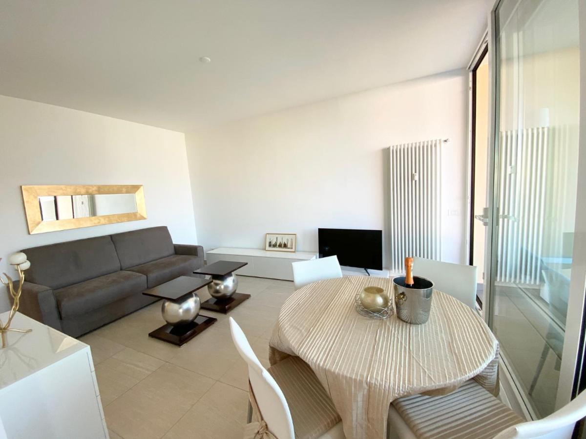 Appartamento Palazzo Di Vetro Luino Ngoại thất bức ảnh