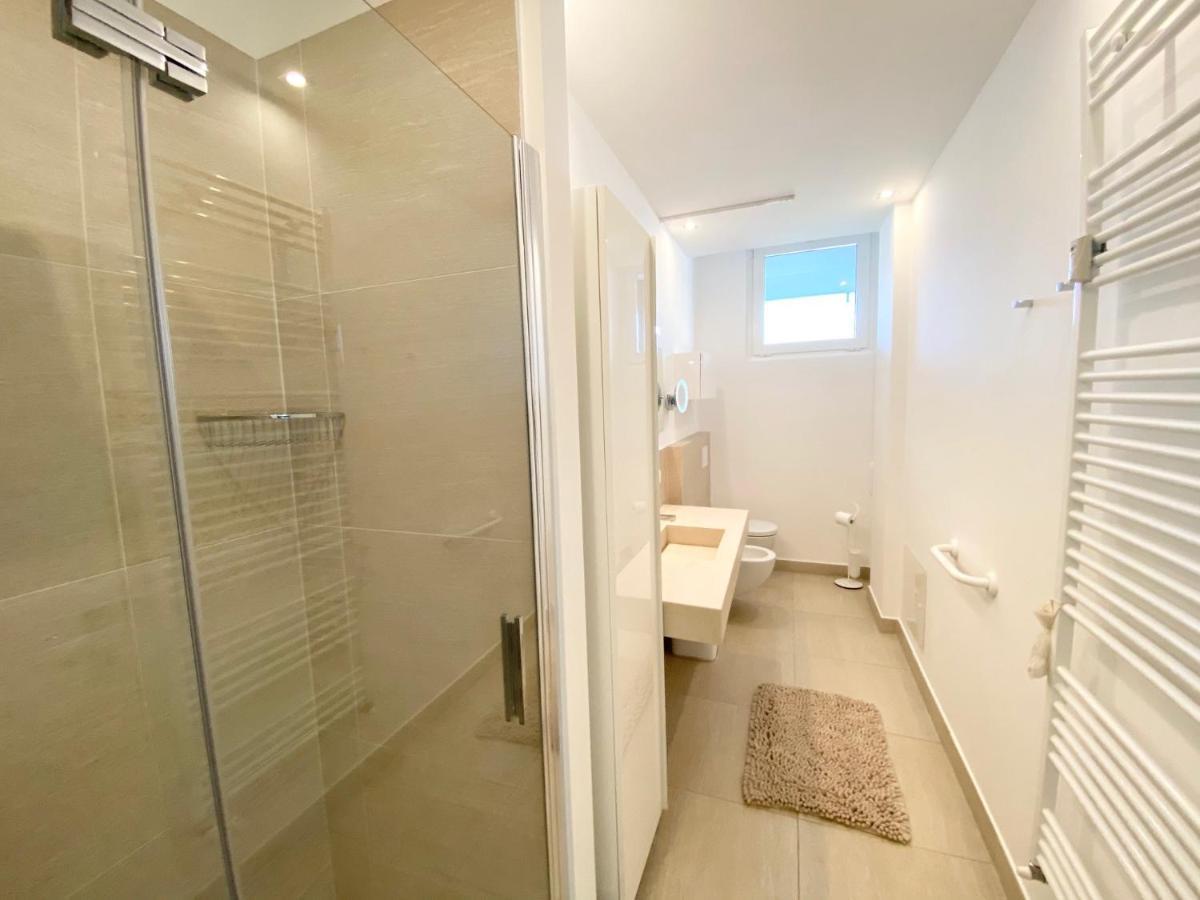 Appartamento Palazzo Di Vetro Luino Ngoại thất bức ảnh